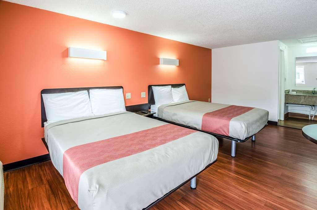 Motel 6 Troutville, Va Номер фото