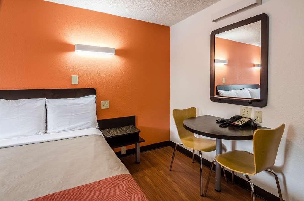 Motel 6 Troutville, Va Номер фото