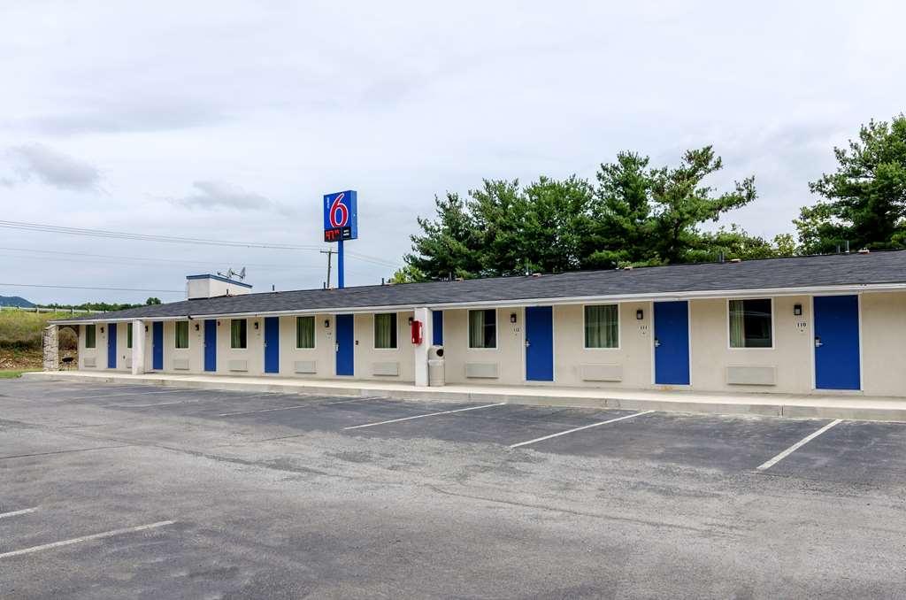 Motel 6 Troutville, Va Экстерьер фото