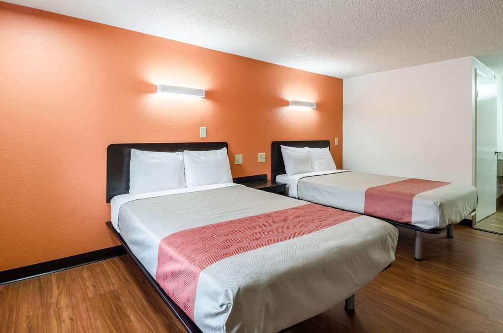 Motel 6 Troutville, Va Номер фото